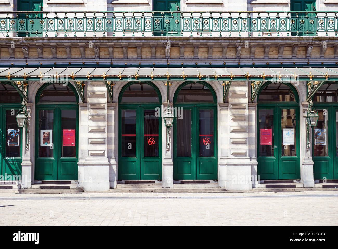 Brüssel, Belgien - 24. Mai 2019: ehemalige Lagerhaus der Königlich Flämischen Theater im Zentrum von Brüssel untergebracht, von der alten Kais. Historische Gebäude i Stockfoto