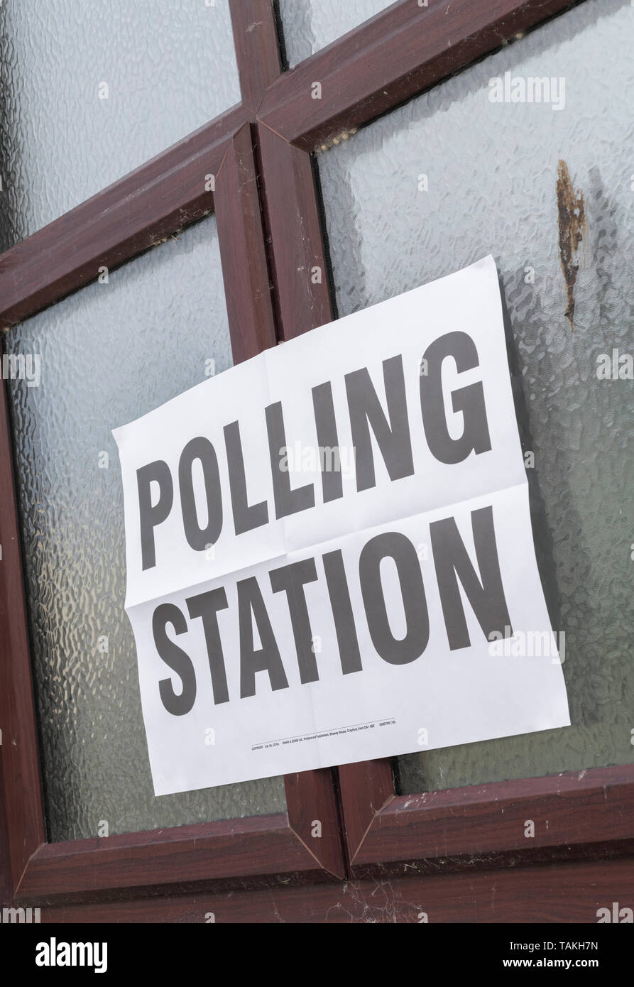 Wahllokal Zeichen außerhalb der britischen Wahlen Wahllokale - für 2019 Wahlen zum Europäischen Parlament, aber auch für andere britische Wahlen. Britische allgemeine Wahlen. Stockfoto