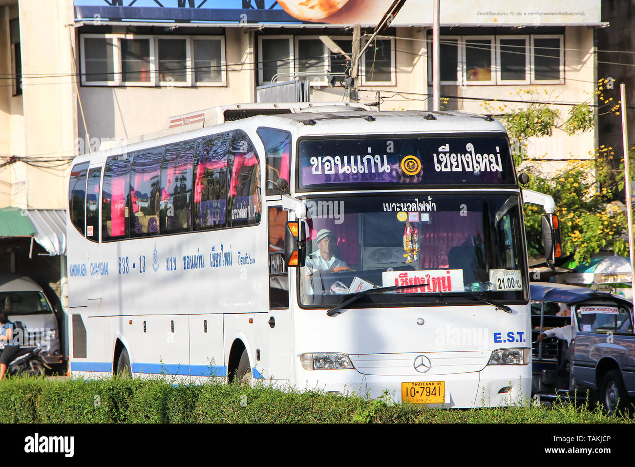 Chiangmai, Thailand - 23. Oktober 2012: esarn Tour Company Bus Route Khonkaen und Chiangmai. Foto bei Chiangmai Busbahnhof, Thailand. Stockfoto