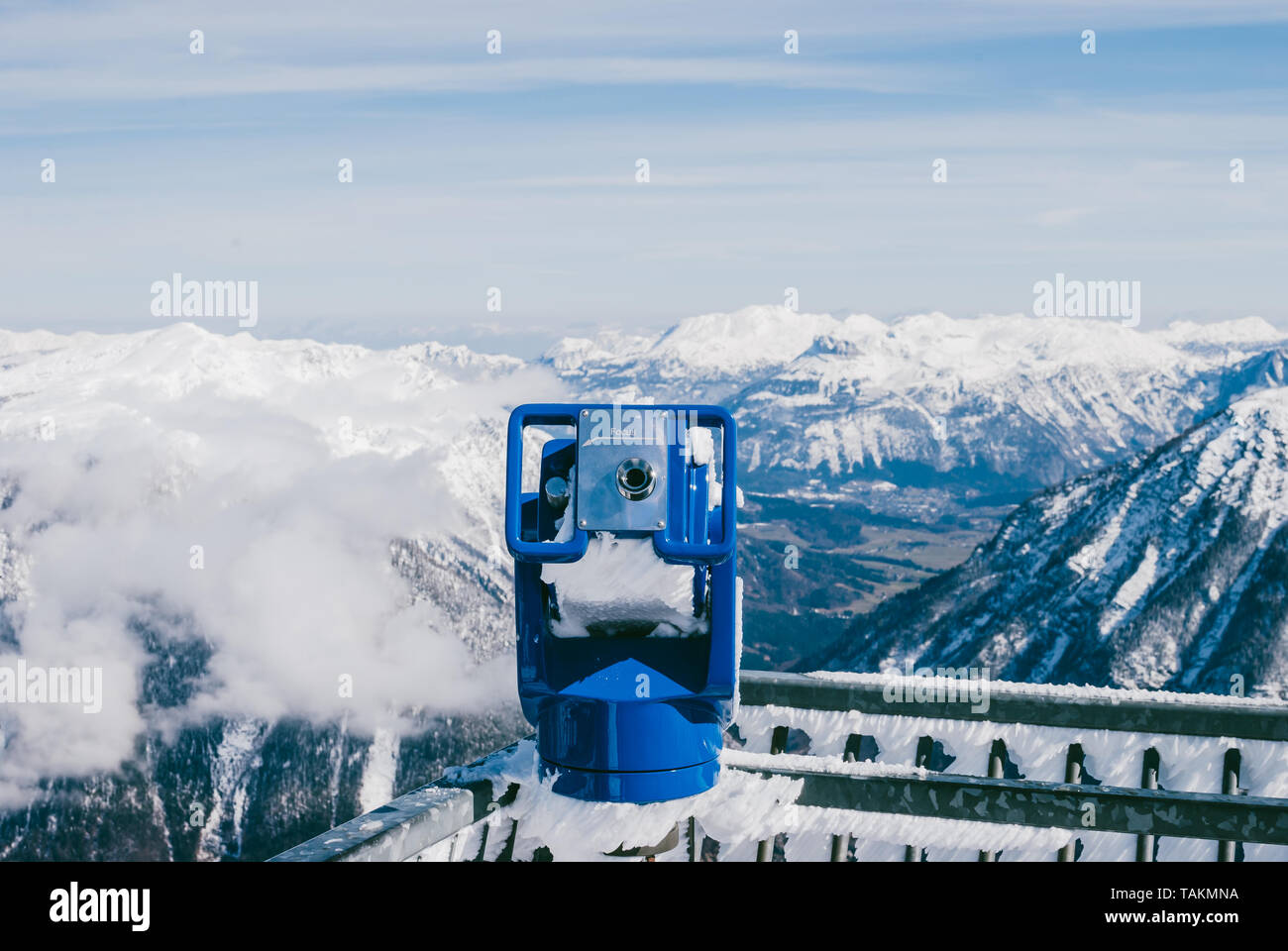 Monokel auf die Landschaft der Berge in den österreichischen Alpen. Dachstein Obertraun Stockfoto