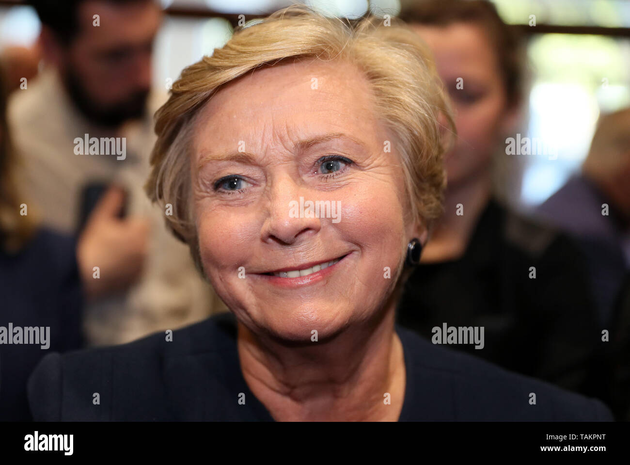 Fine Gael Kandidat Frances Fitzgerald kommt an der count Zentrum im RDS, Dublin, wie bei der Auszählung der Stimmen bei der Europawahl fort. Stockfoto