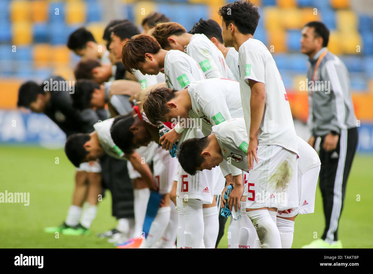 Gdynia Stadion, Gdynia, Polen - 26. Mai, 2019: National Team aus Japan gesehen Verbeugung vor Japan Fanes, nachdem die FIFA U-20 WM-Spiel zwischen Mexiko und Japan (Gruppe B) in Gdynia. (Endstand; Mexiko 0:3 Japan) Stockfoto