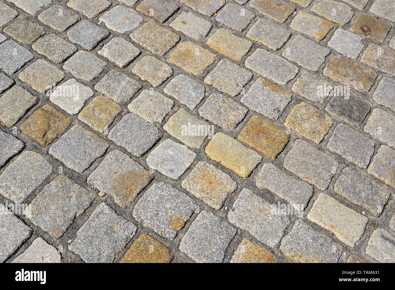Coloured Paving Stones Stockfotos und -bilder Kaufen - Alamy