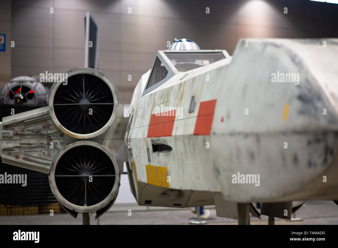 Luke Skywalkers X-Flügler-Replikate zur Schau gestellt auf der Star Wars Celebration 2019 in Chicago, Illinois, USA. Stockfoto