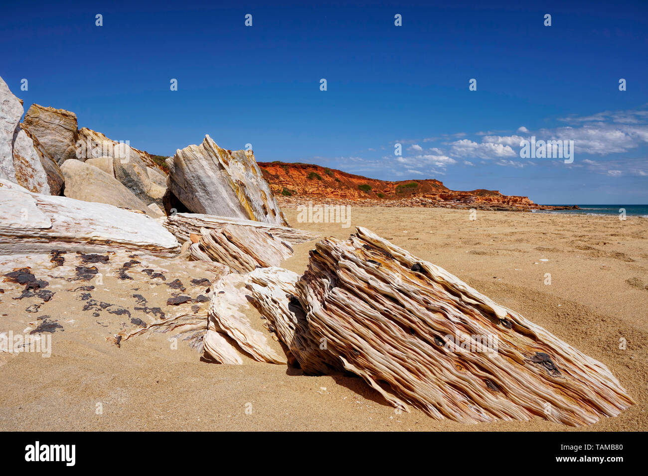 Pristine unberührte Küste, die von der himmlischen blauen Indischen Ozean in Westaustralien gesäumt, Kimberley Region Stockfoto