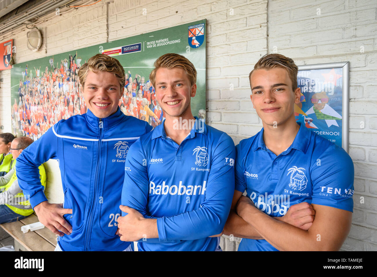 BLOEMENDAAL, 26-05-2019, Hoofdklasse Hockey Heren Seizoen 2018-2019. Veranstaltungsort: HC Bloemendaal. Derck de Vilder, Teun Kropholler und Boet Phijffer vor dem Spiel HC Bloemendaal vs SV Kampong. Stockfoto