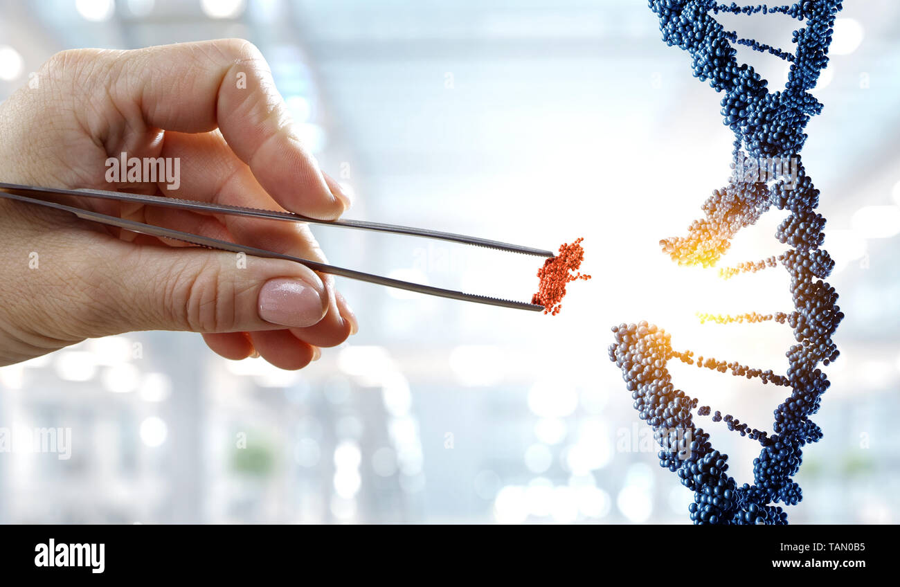 DNA-Moleküle mit weiblichen Hand, die Zangen. Mixed Media Stockfoto