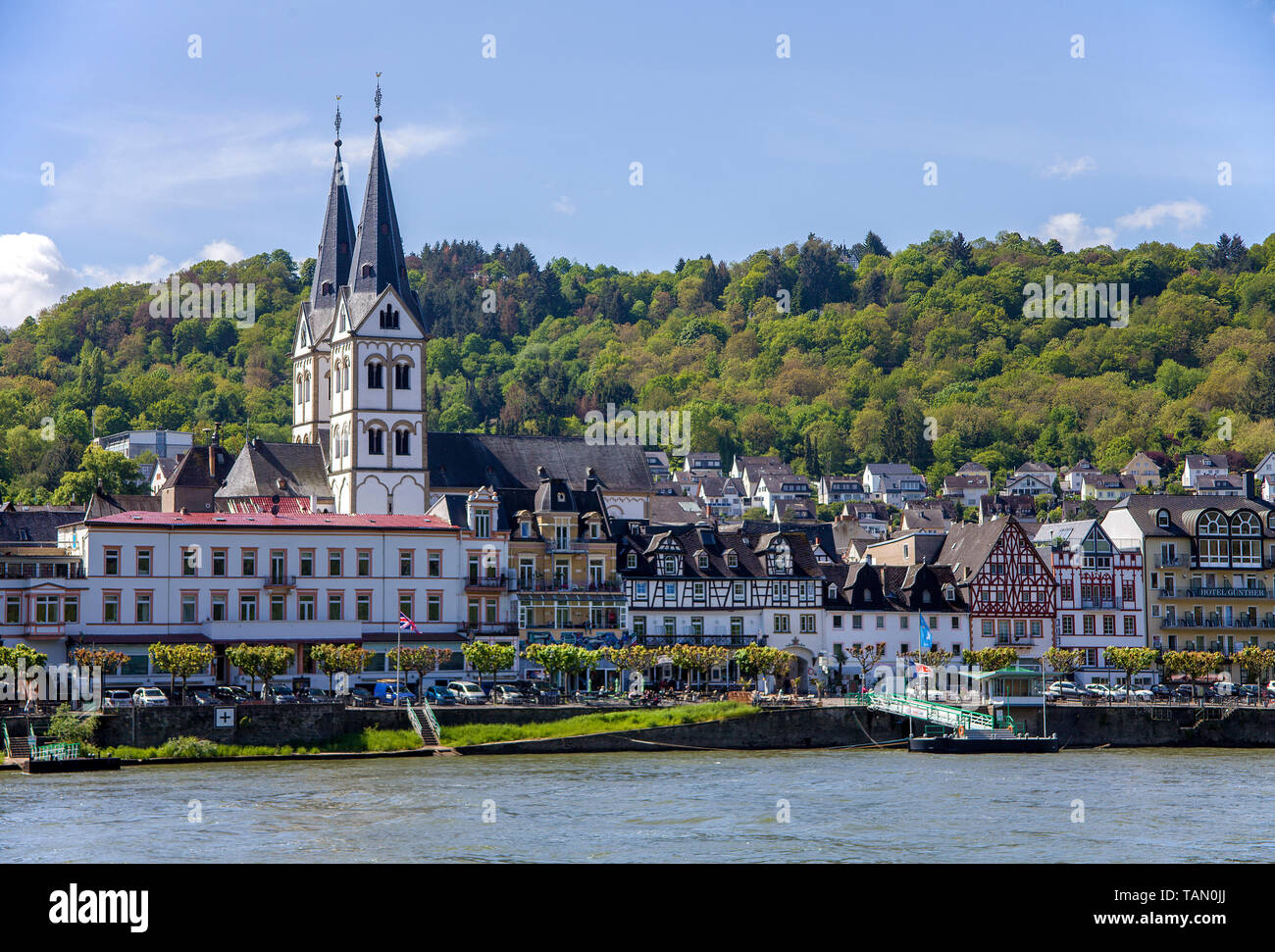 Rheinpromenade und St. Severus Kirche in Boppard, Unesco Welterbe Oberes Mittelrheintal, Rheinland-Pfalz, Deutschland Stockfoto