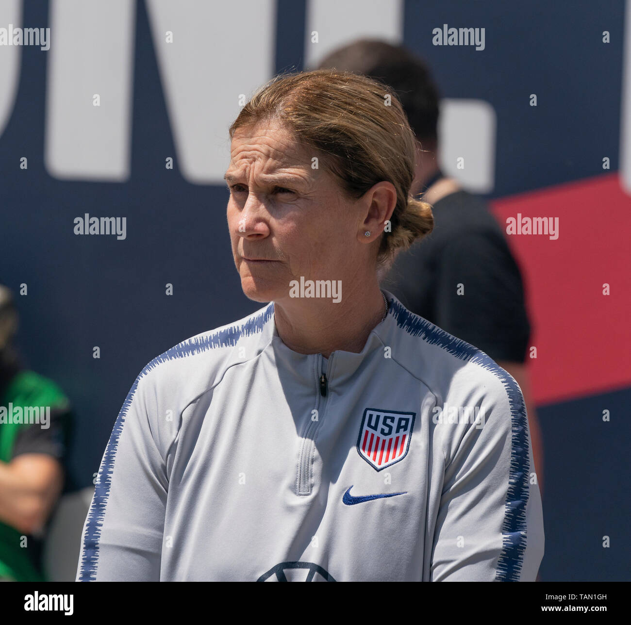 Harrison, NJ - 26. Mai 2019: Cheftrainer der USA Jill Ellis kümmert sich freundlich Spiel gegen Mexiko als Vorbereitung auf die Frauen-WM auf Red Bull Arena USA 3 - 0 gewonnen Stockfoto