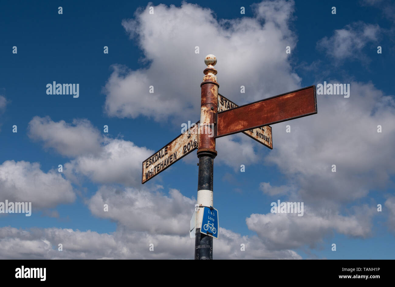 Wegweiser auf Birker fiel Cumbria Stockfoto