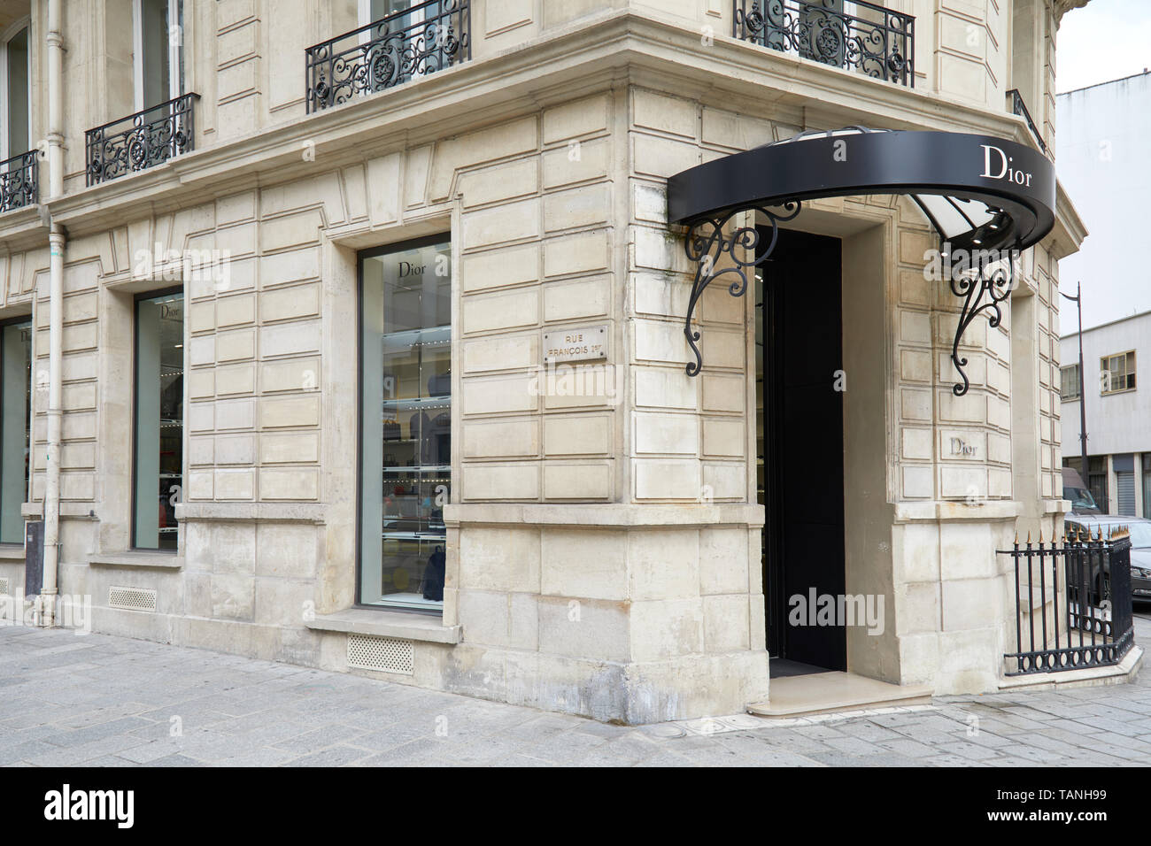 PARIS, Frankreich, 22. JULI 2017: Dior fashion Luxury Stores in Paris, Frankreich. Stockfoto