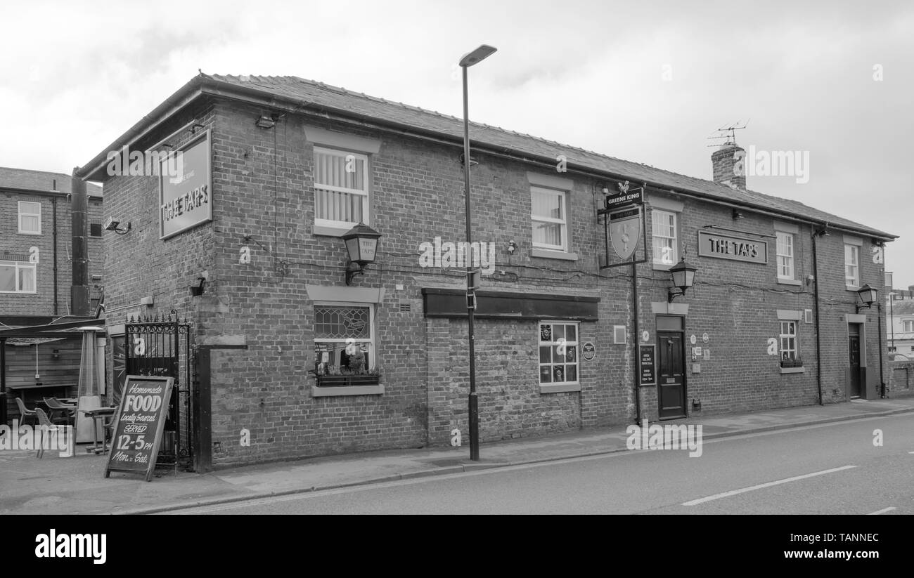 Die Wasserhähne, fantastische traditionelle Pub in Lytham. Stockfoto