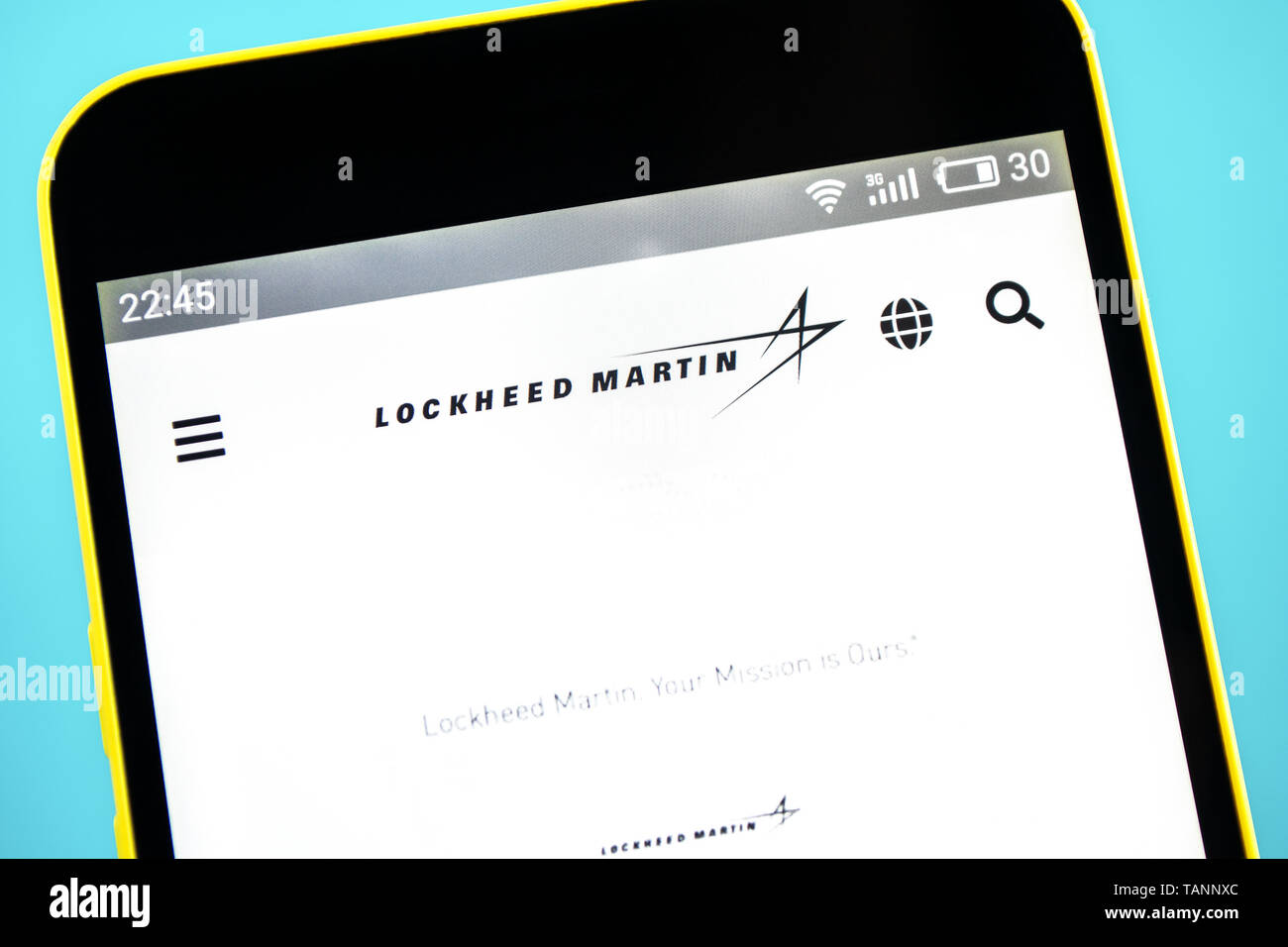 Berdyansk, Ukraine - 24. Mai 2019: Lockheed Martin für Luft- und Raumfahrt Homepage. Lockheed Martin Logo sichtbar auf dem Bildschirm des Telefons. Stockfoto