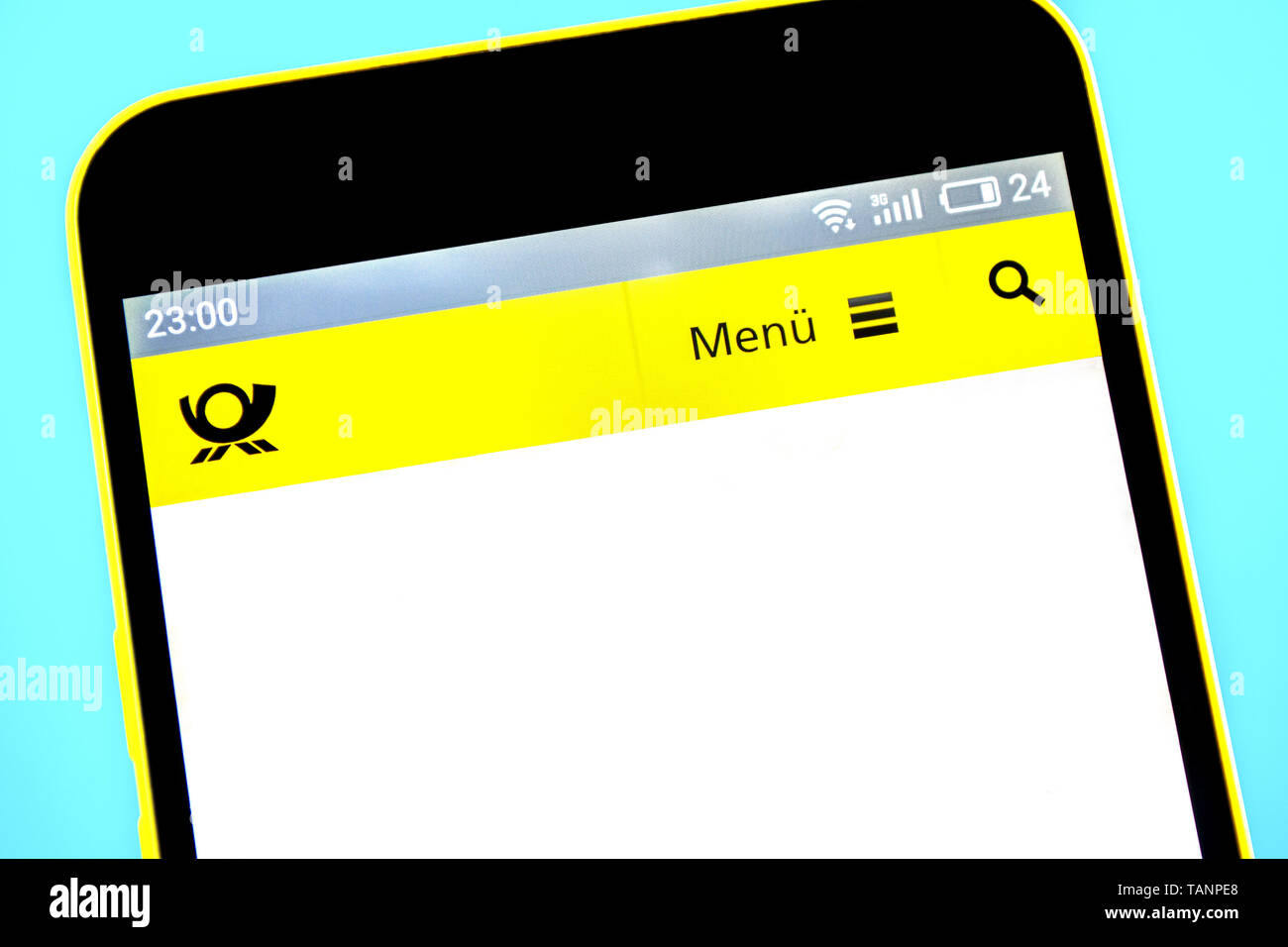 Berdyansk, Ukraine - 24. Mai 2019: Die Deutsche Post Kurier Homepage. Deutsche Post Logo sichtbar auf dem Bildschirm des Telefons. Stockfoto