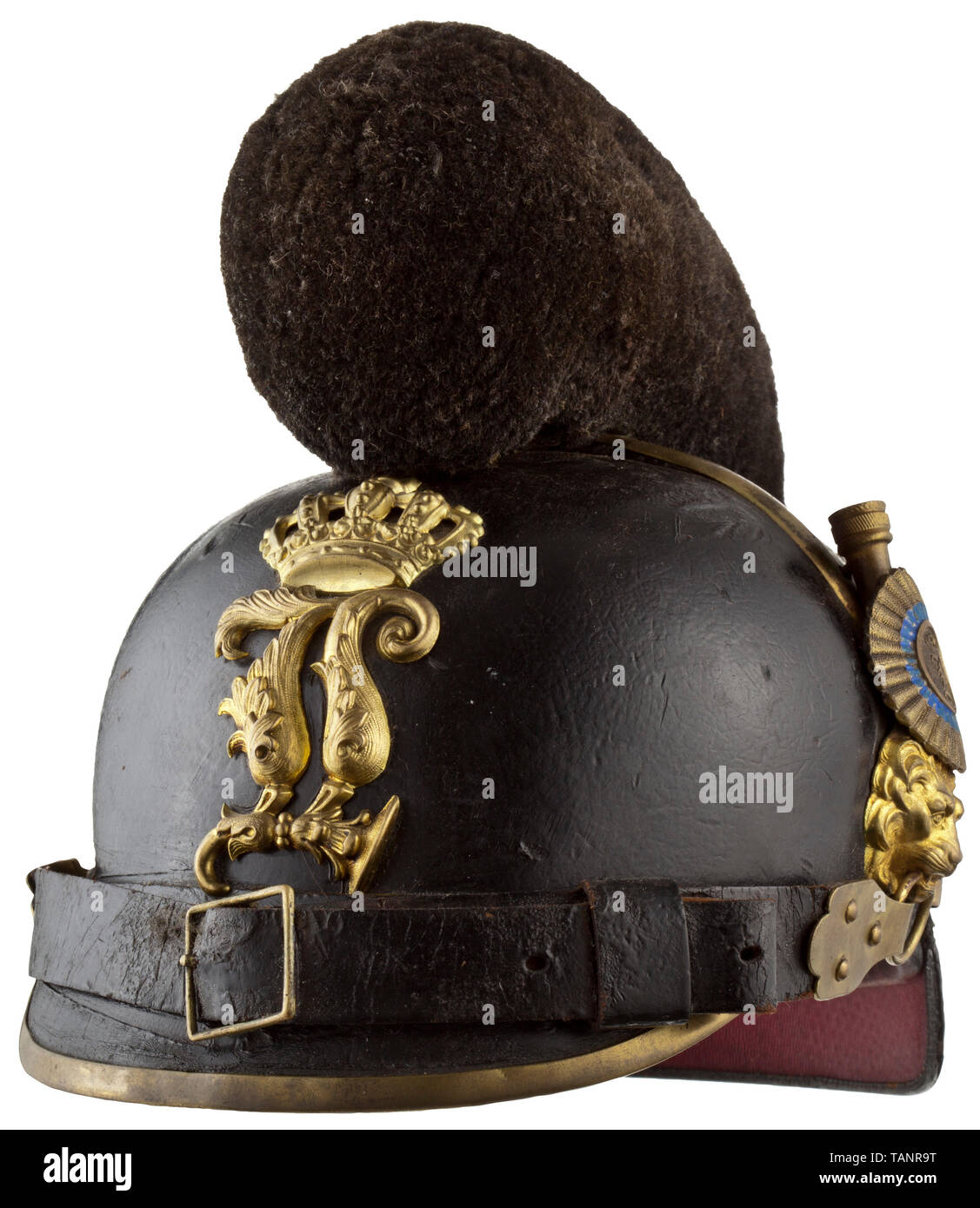 Schutzkleidung, Helme, Bayerische Artillerie Helm Modell 1868, 4 Königlich Bayerischen Feldartillerie 'König', stationiert in Augsburg, Leder mit messinganschluss, momogram von König Ludwig II, Editorial-Use - Nur Stockfoto
