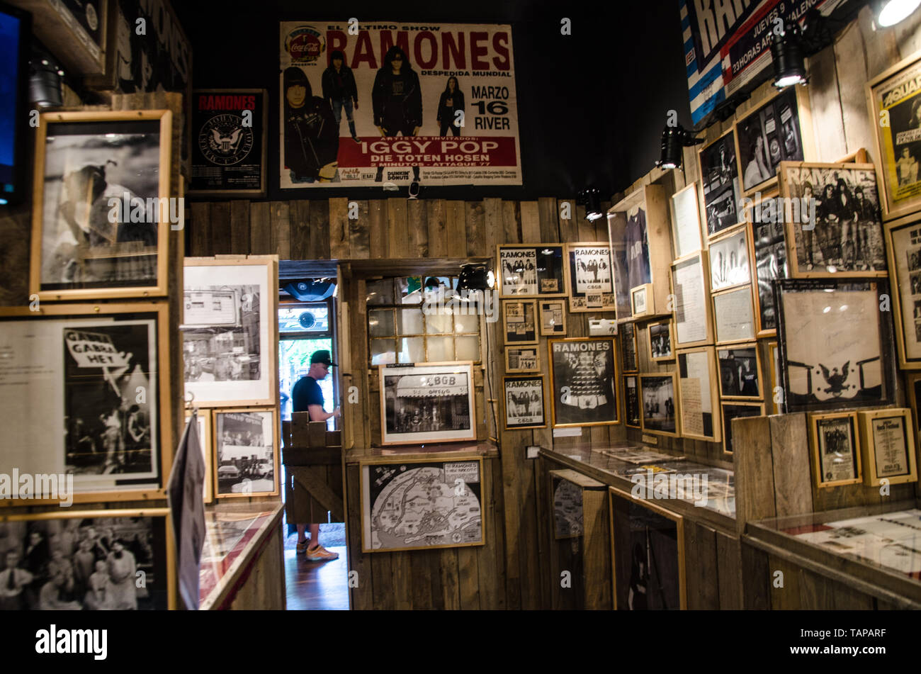 Die Ramones Museum und Pub in Kreuzberg mit mehr als 1000 Ramones Produkte und Gadgets. Berlin, 22. Mai, 2019 Stockfoto
