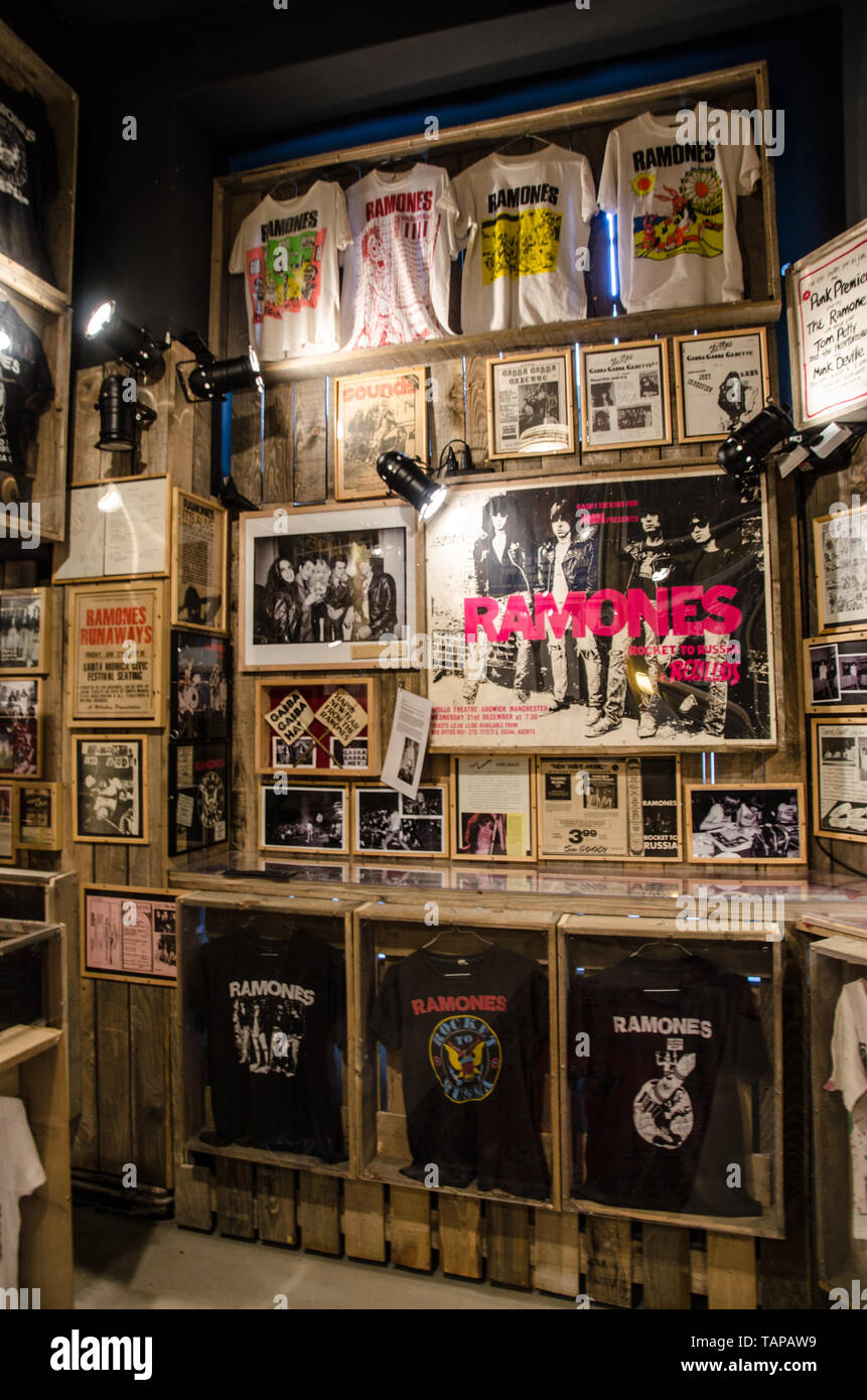 Die Ramones Museum und Pub in Kreuzberg mit mehr als 1000 Ramones Produkte und Gadgets. Berlin, 22. Mai, 2019 Stockfoto