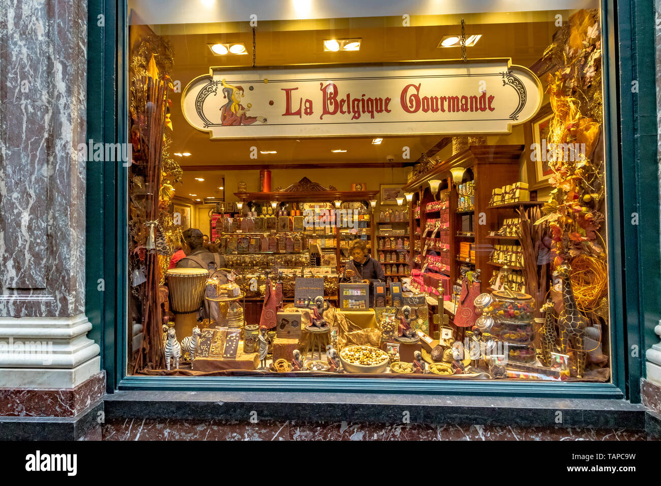 La Belgique Gourmande ein Luxus Schokolade shop in Les Galeries Royales Saint-Hubert, einem eleganten verglaste Einkaufspassage in Brüssel, Belgien Stockfoto