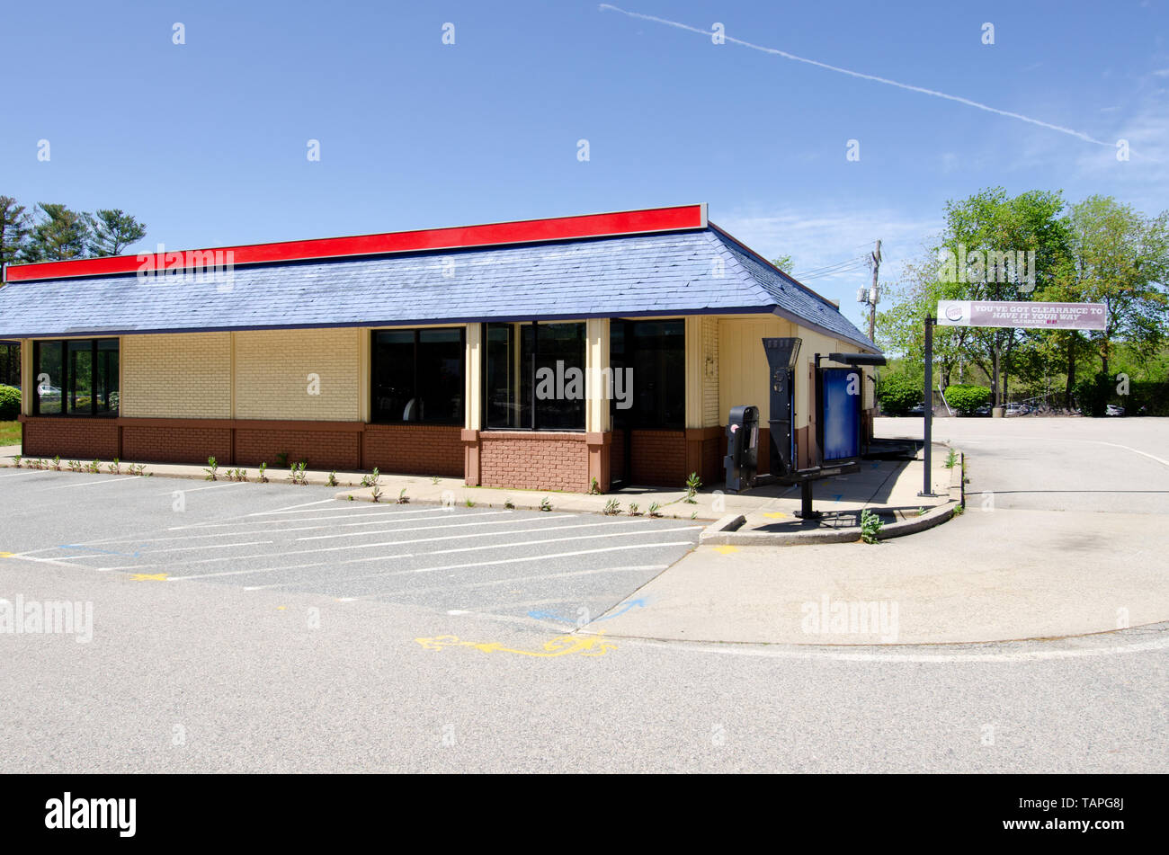 Aus dem Geschäft geschlossen Burger King Restaurant mit Drive-thru Stockfoto