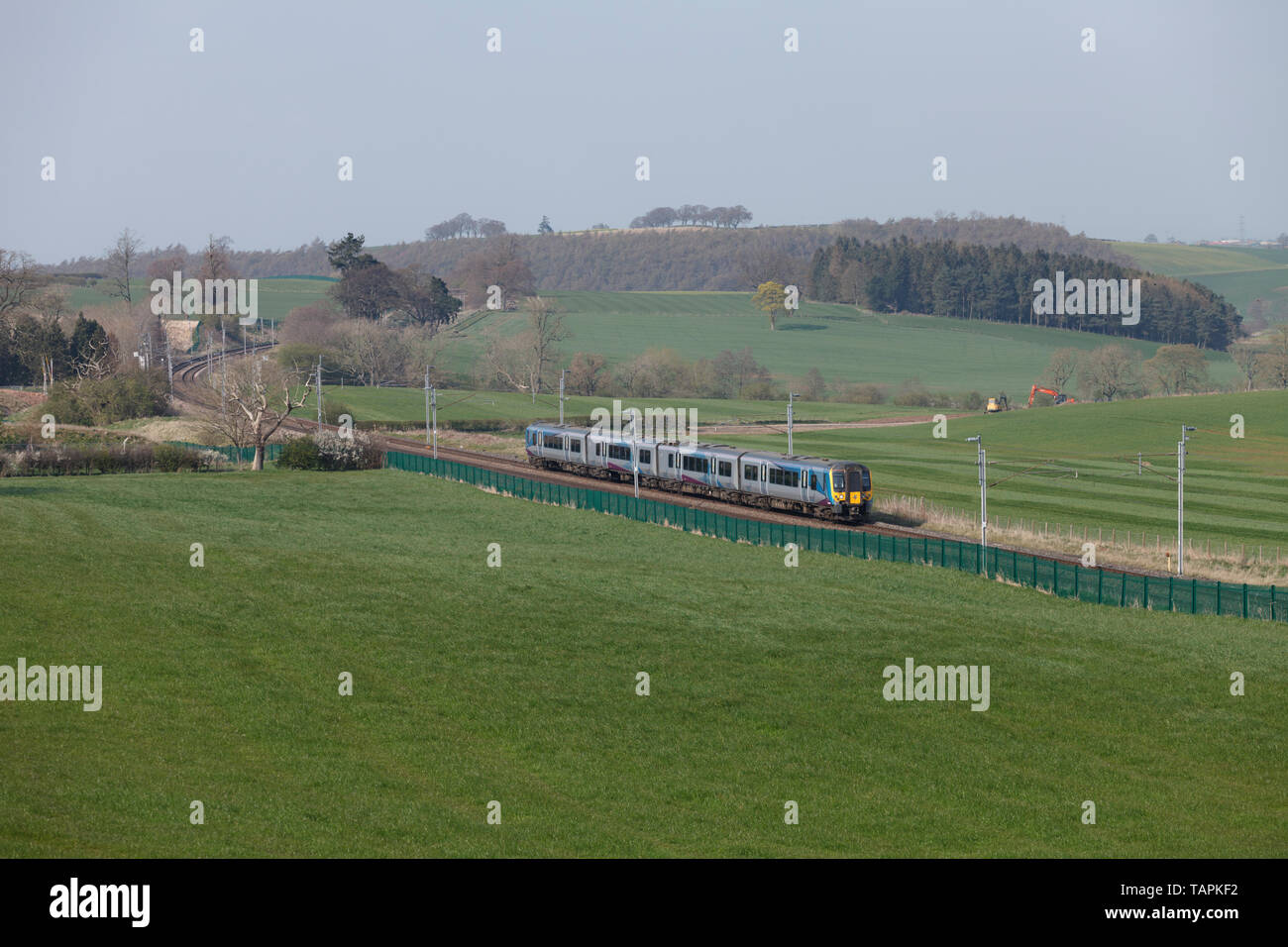 First Transpennine Express Klasse 350 elektrische Zug auf der West Coast Main Line in Cumbria mit Edinburgh und Manchester Airport Train Stockfoto