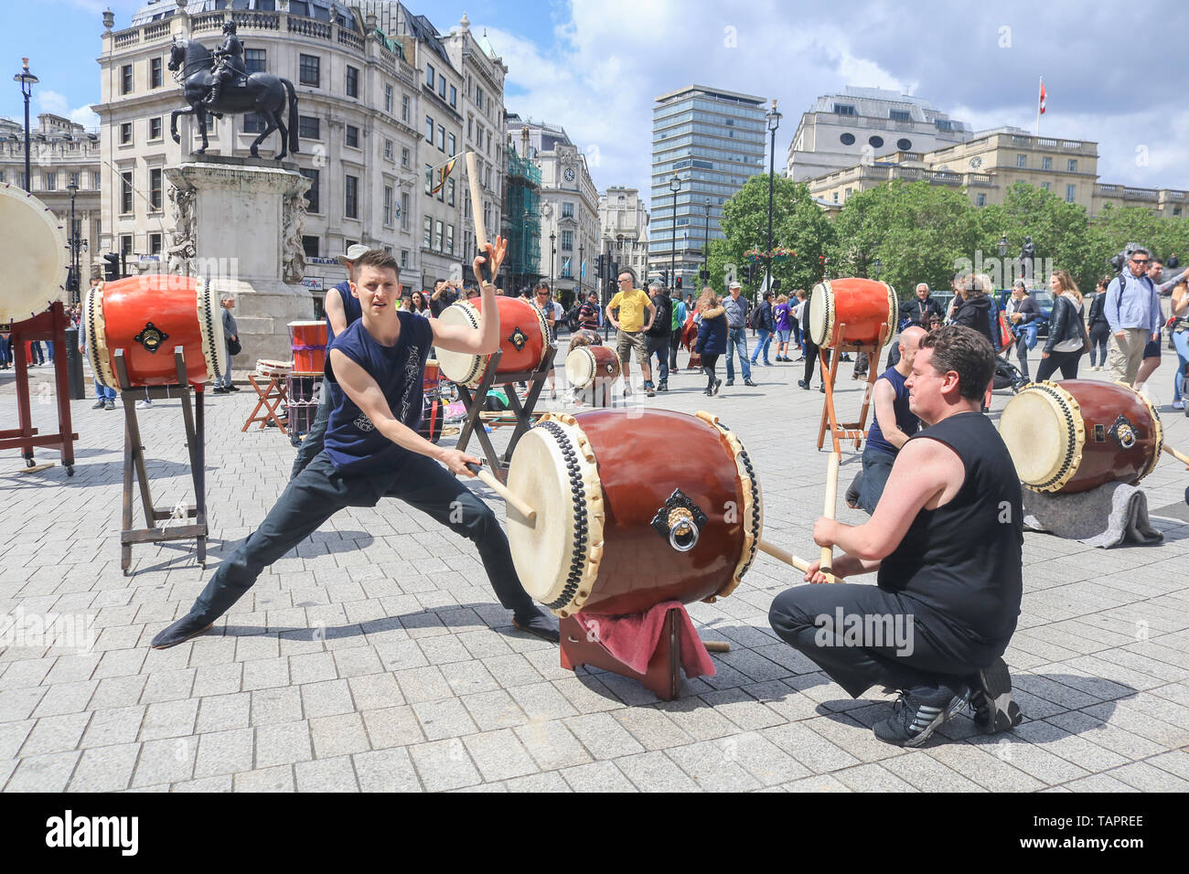 London, Großbritannien. 27. Mai, 2019. Japanische Taiko Trommler, Taiko inzwischen in Greenwich basierend auf dem Trafalgar Square London Credit: Amer ghazzal/Alamy leben Nachrichten Stockfoto