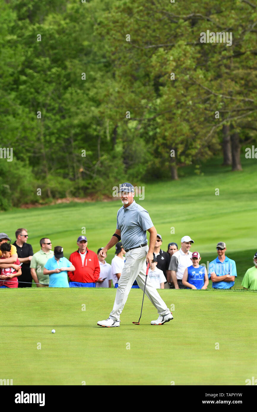 Rochester, NY, USA. 26 Mai, 2019. Jerry Kelly während der letzten Runde spielen am2019 KitchenAid Senior PGA Meisterschaft am Oak Hill East Golfkurs an Oak Hill Country Club in Rochester, NY. Foto von Alan Schwartz/Cal Sport Media/Alamy leben Nachrichten Stockfoto