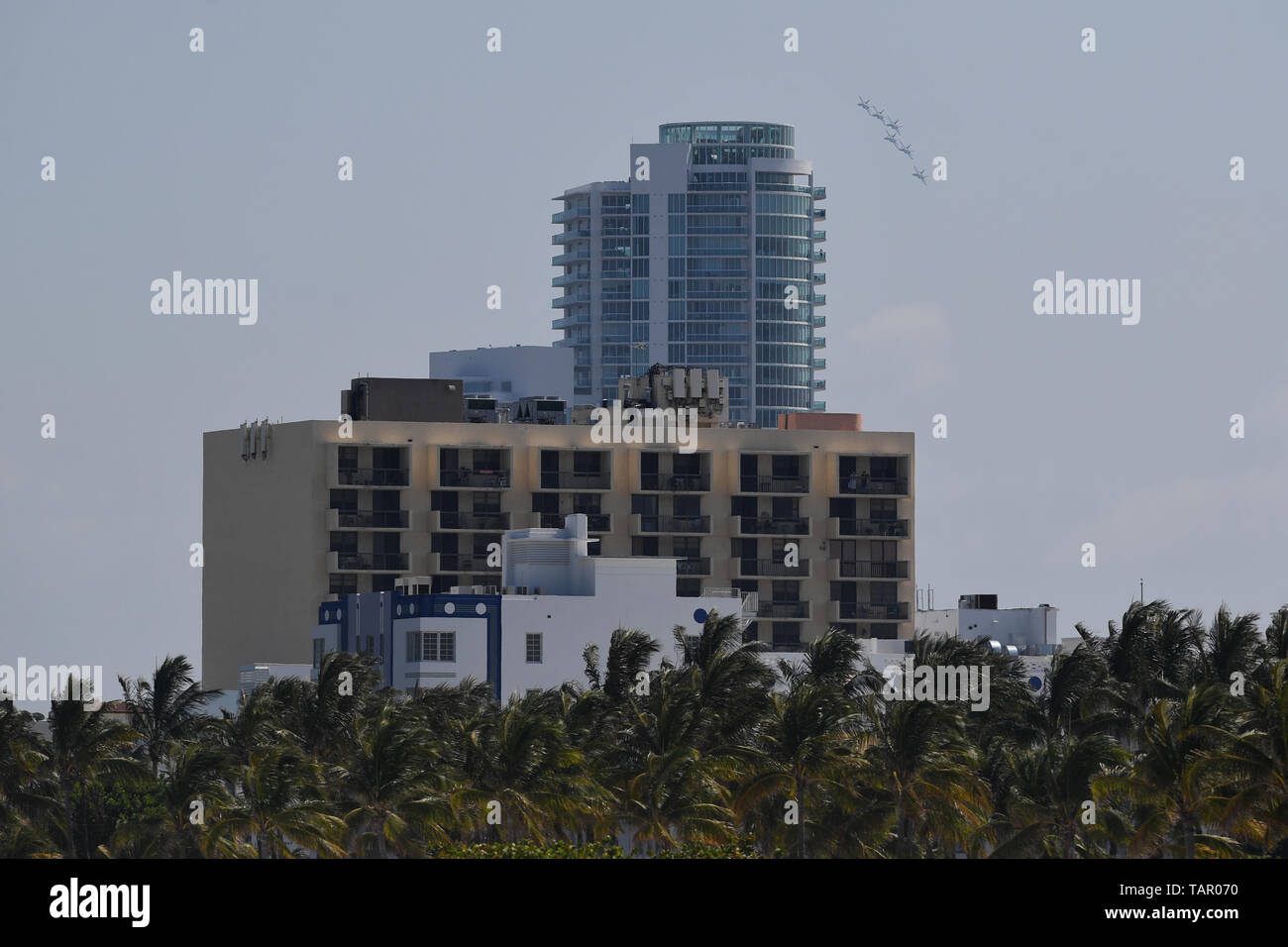 MIAMI, FL - Mai 26: Die US Navy Blue Angels Flight Demonstration Team während der Hyundai Miami Beach Air & Sea Show als Nationale begrüssen zu Amerikas Helden am 26. Mai 2019 in Miami, Florida. Quelle: MPI04/MediaPunch Stockfoto