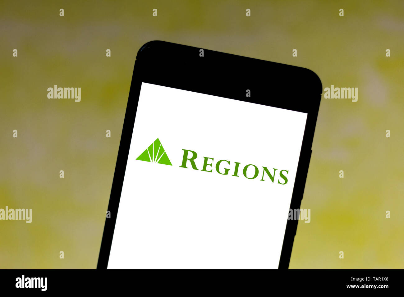 Brasilien. 27. Mai, 2019. In diesem Foto, Illustration die Regionen Financial Corporation Logo wird auf dem Smartphone angezeigt. Credit: Rafael Henrique/SOPA Images/ZUMA Draht/Alamy leben Nachrichten Stockfoto Brasilien. 27. Mai, 2019. In diesem Foto, Illustration die Regionen Financial Corporation Logo wird auf dem Smartphone angezeigt. Credit: Rafael Henrique/SOPA Images/ZUMA Draht/Alamy leben Nachrichten Stockfoto