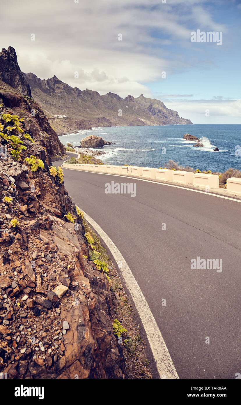 Vintage getonten Bild eines scenic Ocean Drive Straße, Teneriffa, Spanien. Stockfoto