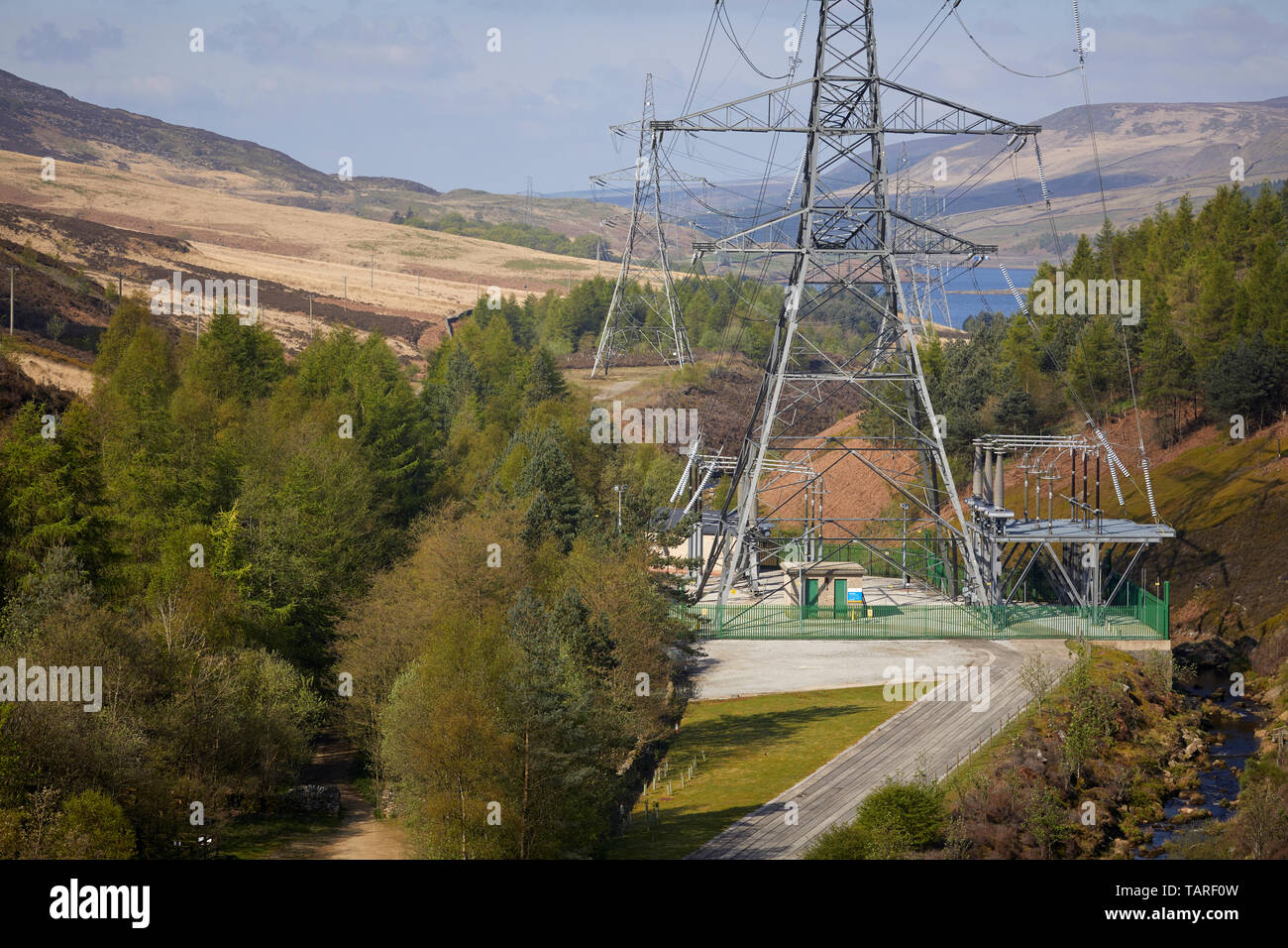Woodhead 3 Derbyshire Blick von oben die alte Eisenbahnlinie trans-Pennine Tunnel. Betreiber National Grid Plc verwenden Sie den Tunnel Strom Kabel Stockfoto