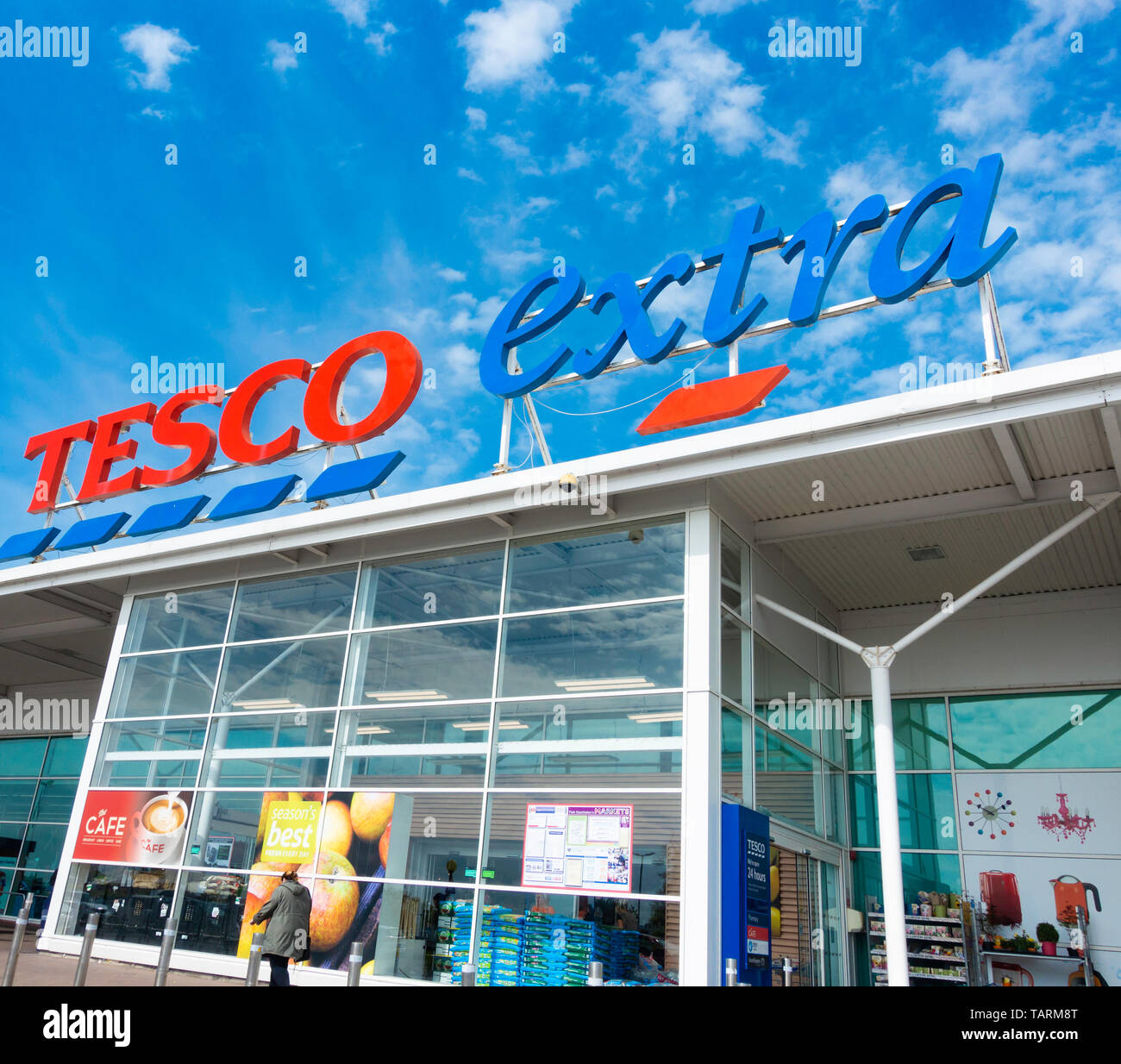 Tesco Extra Supermarkt. Großbritannien Stockfoto