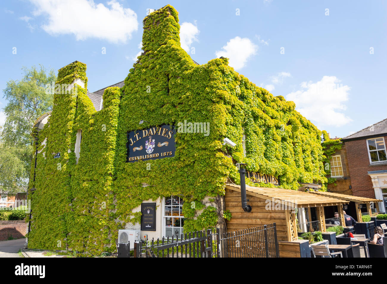 J.T. Davies Pub und Restaurant, Market Place, Banbury, Oxfordshire, England, Vereinigtes Königreich Stockfoto