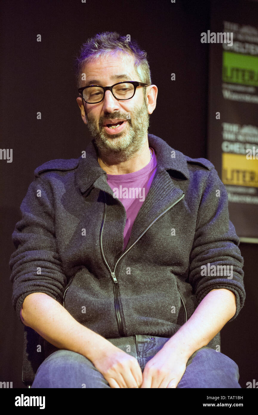 Britische Schauspieler, Schriftsteller und Fernsehmoderator David Baddiel am Cheltenham Literatur Festival, 12. Oktober 2014. Stockfoto