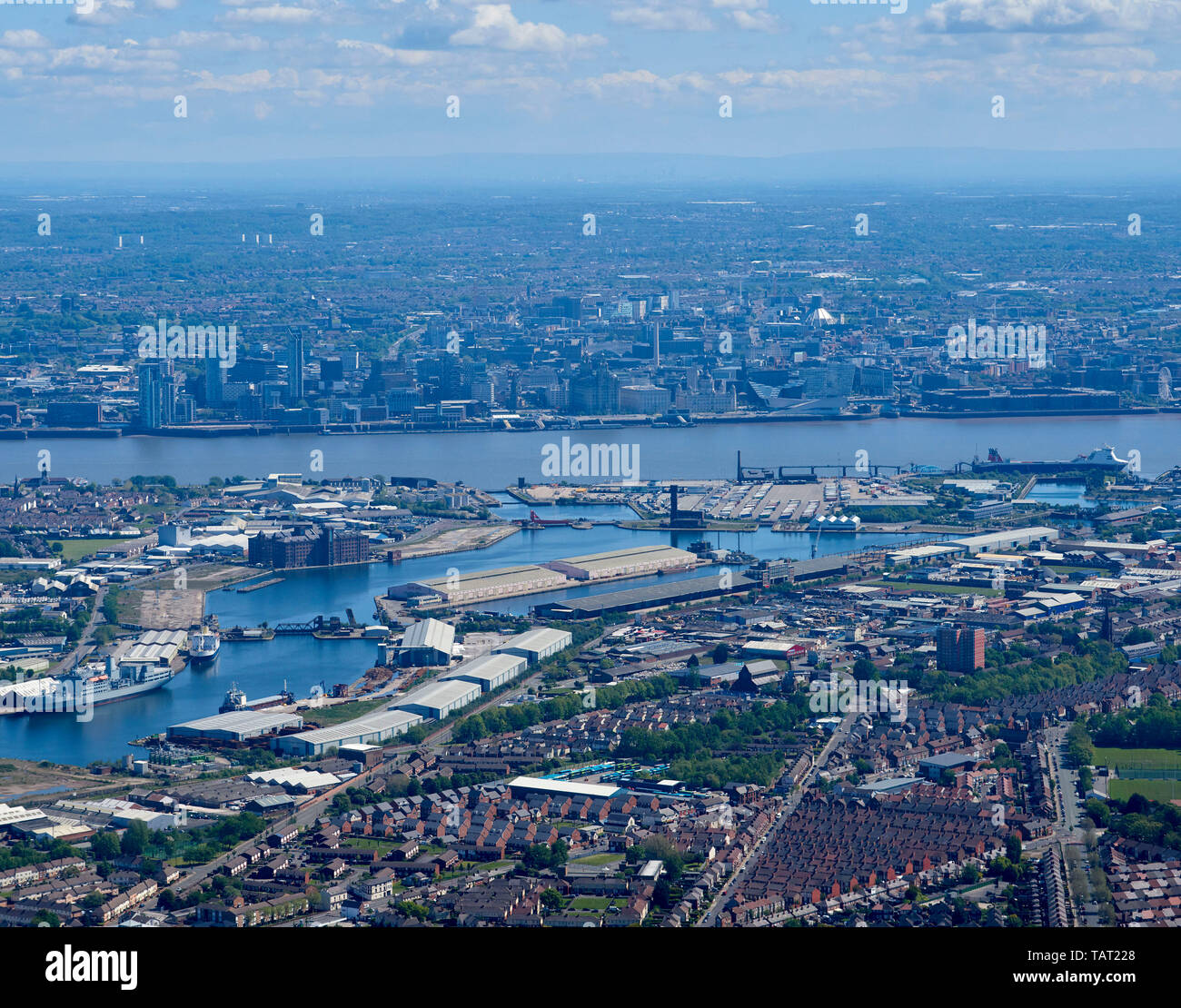Blick auf Liverpool Birkenhead Docks von Overhead, Vordergrund, North West England, Großbritannien Stockfoto