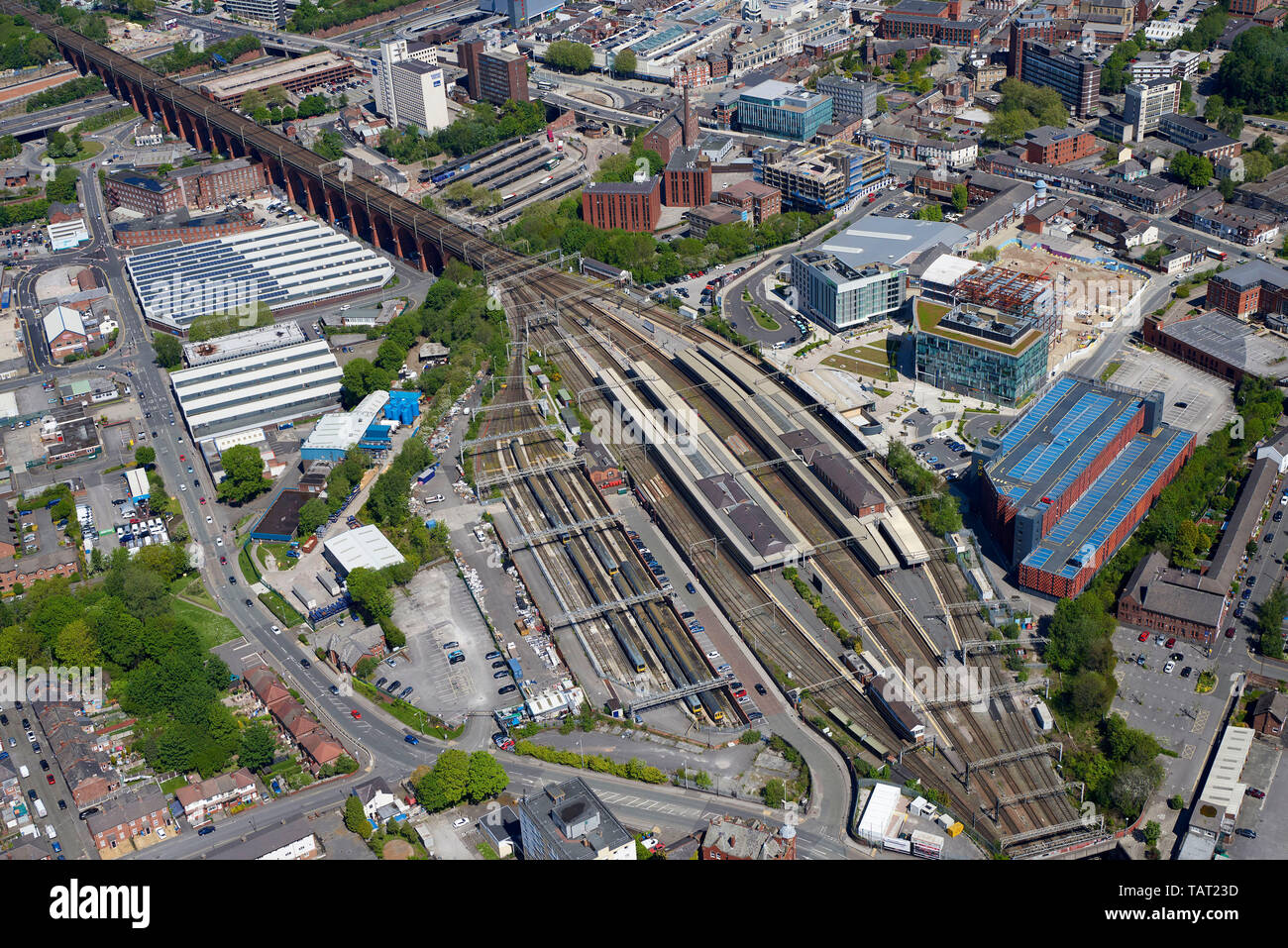 Stockport Bahnhof im Nordwesten von England, VEREINIGTES KÖNIGREICH, aus der Luft Stockfoto