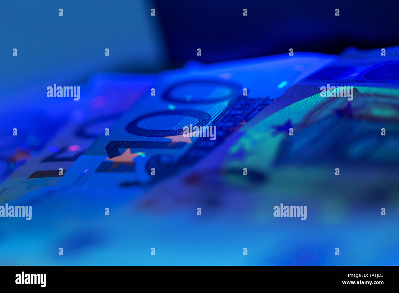 Kontrollieren, ob das Geld aus der Nähe Stockfoto