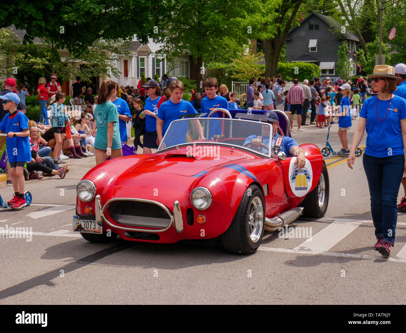 River Forest, Illinois, USA. 28 Mai, 2019. Ein vintage Shelby AC Cobra auf der heutigen Memorial Day Parade in diesem Vorort westlich von Chicago. Stockfoto