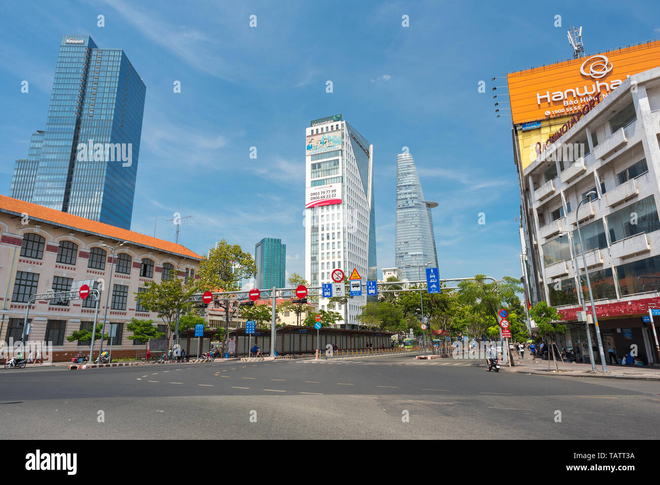 Ho Chi Minh City, Vietnam - 13. April 2019: Die Innenstadt mit Saigon, Saigon Times Square, Havanna Turm und Bitexco Financial Tower. Stockfoto