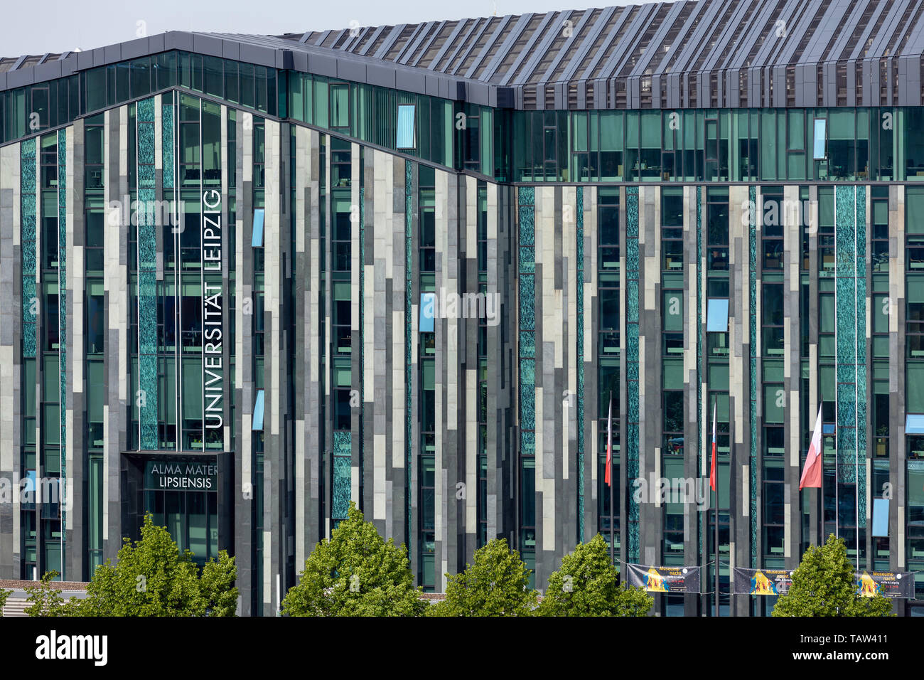 Leipzig, Deutschland. 08 Mai, 2019. Das neue Paulinum der Universität Leipzig am Augustusplatz, genommen am 08.05.2019. Die historischen Paulinerkirche/Universitaetskirche, von dem dieser Teil des neuen Gebäudes ist eine Erinnerung ist, wurde zu DDR-Zeiten im Jahr 1968 gesprengt und musste dann der Neubau der Karl-Marx-Universität zu geben. Quelle: Thomas Schulze/dpa-Zentralbild/ZB/dpa/Alamy leben Nachrichten Stockfoto