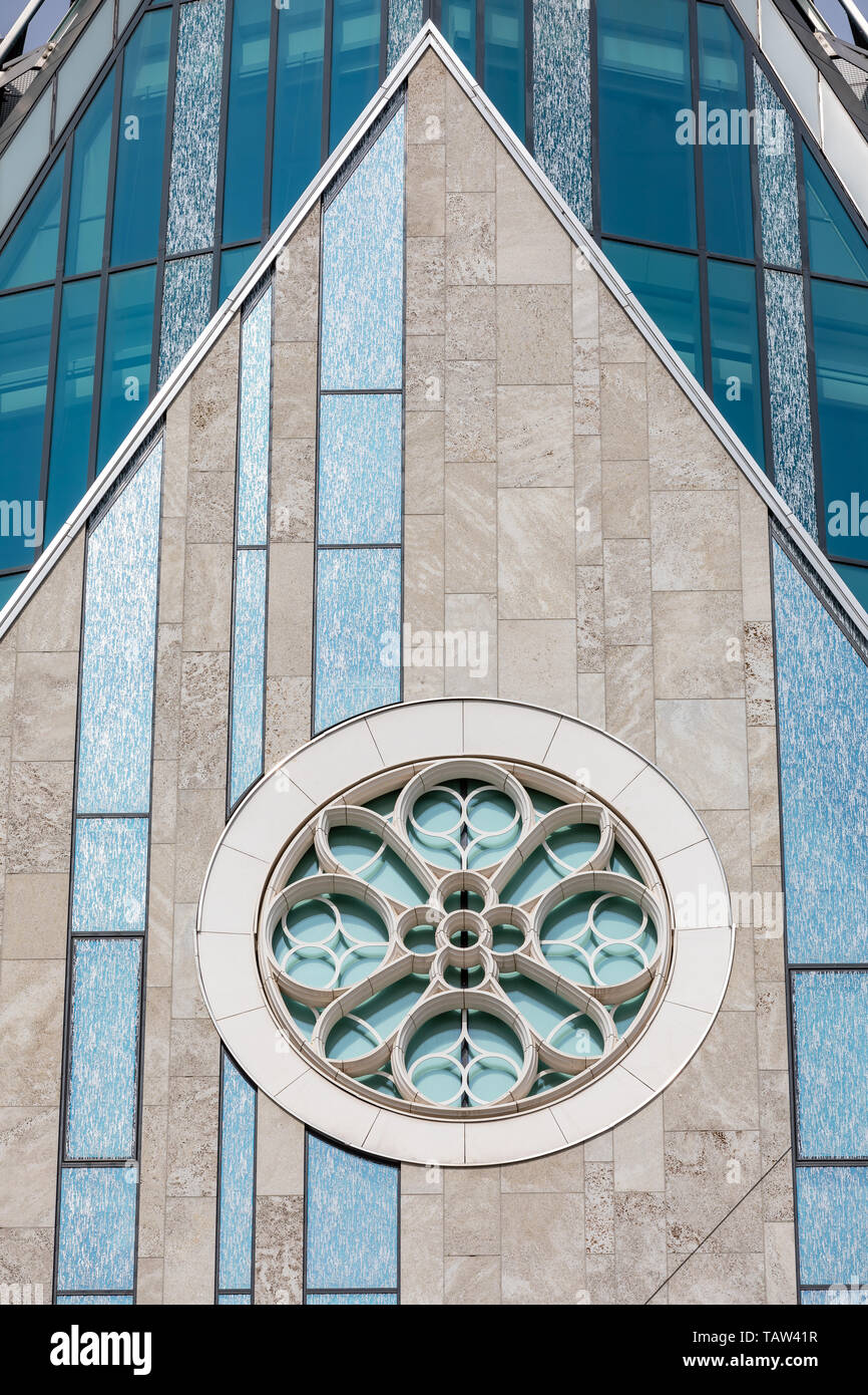 Leipzig, Deutschland. 08 Mai, 2019. Das neue Paulinum der Universität Leipzig am Augustusplatz, genommen am 08.05.2019. Die historischen Paulinerkirche/Universitaetskirche, von dem dieser Teil des neuen Gebäudes ist eine Erinnerung ist, wurde zu DDR-Zeiten im Jahr 1968 gesprengt und musste dann der Neubau der Karl-Marx-Universität zu geben. Quelle: Thomas Schulze/dpa-Zentralbild/ZB/dpa/Alamy leben Nachrichten Stockfoto