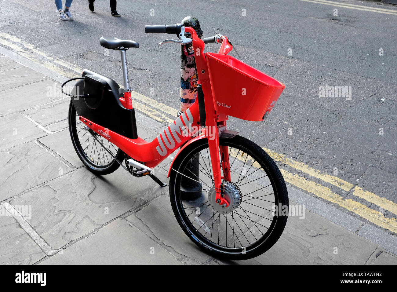 Uber bringt elektrische Fahrradvermietung in London Stockfoto