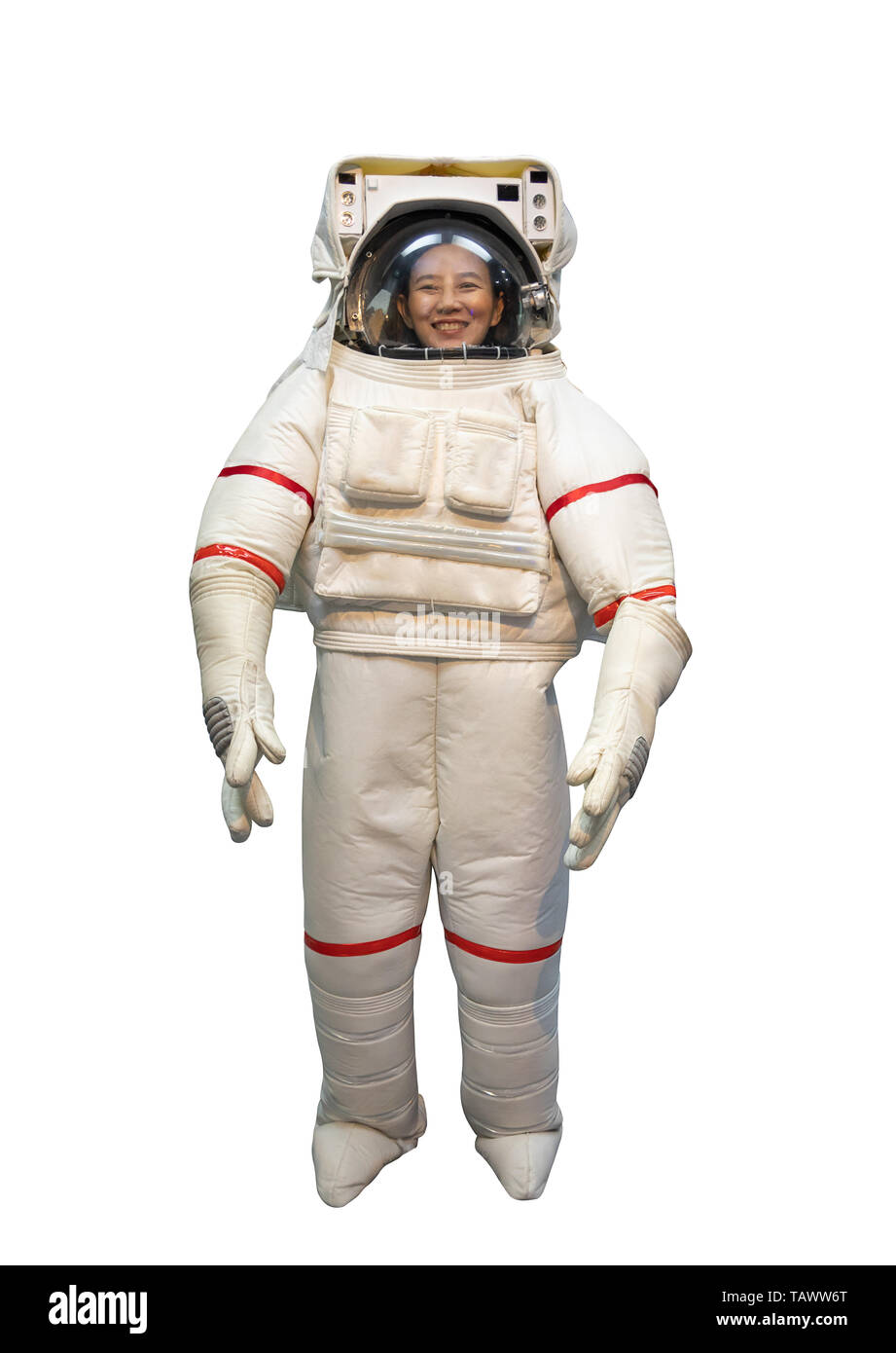 Gerne asiatische Frau mit grossen Lächeln in Weiß Raumanzug und Astronaut Helm träumen spacewoman werden auf weißem Hintergrund mit Freistellungspfad isolieren Stockfoto