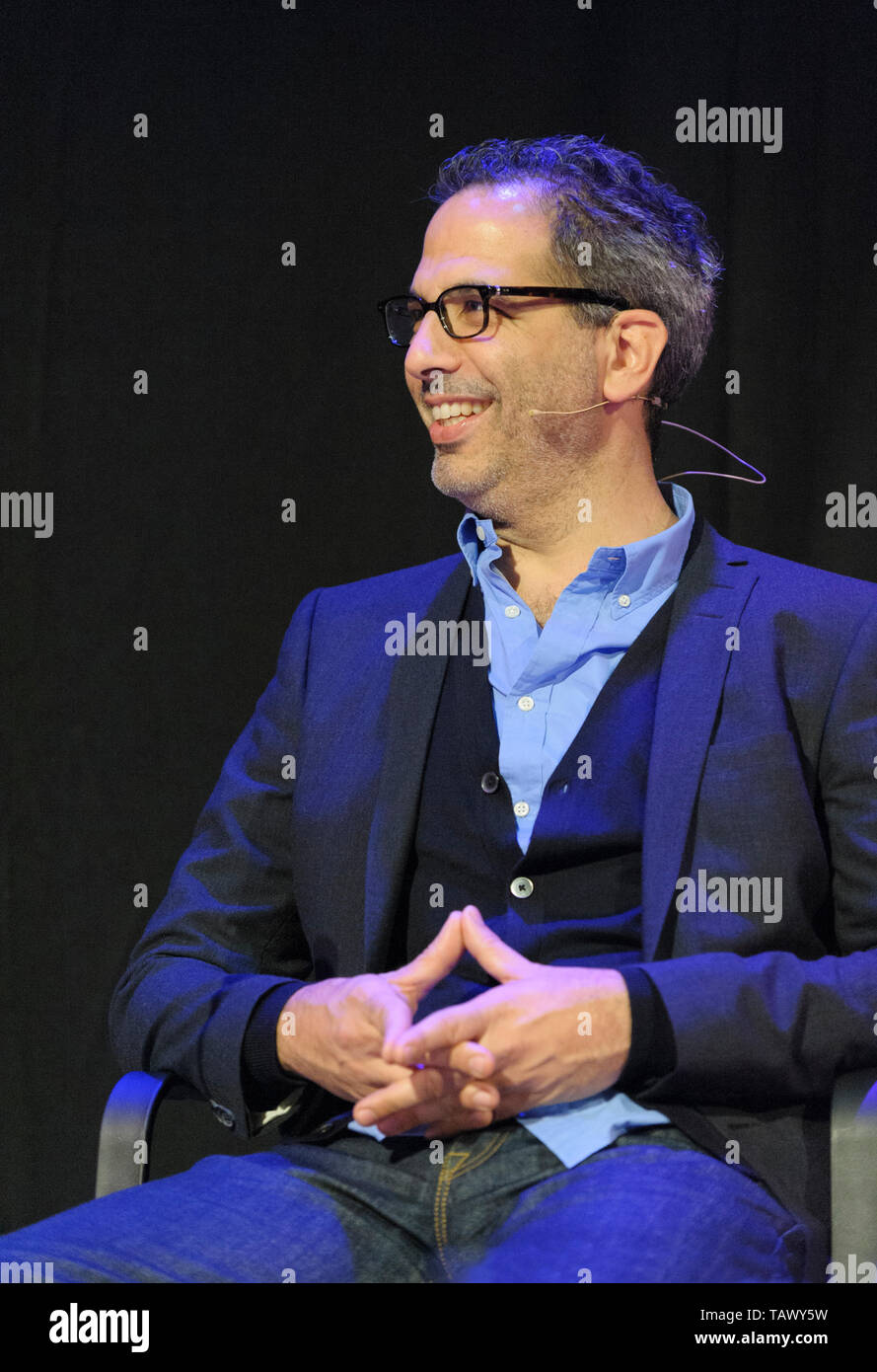 Israelische geborene Küchenchef Yotam Ottolenghi am Cheltenham Literatur Festival, 9. Oktober 2014. Stockfoto