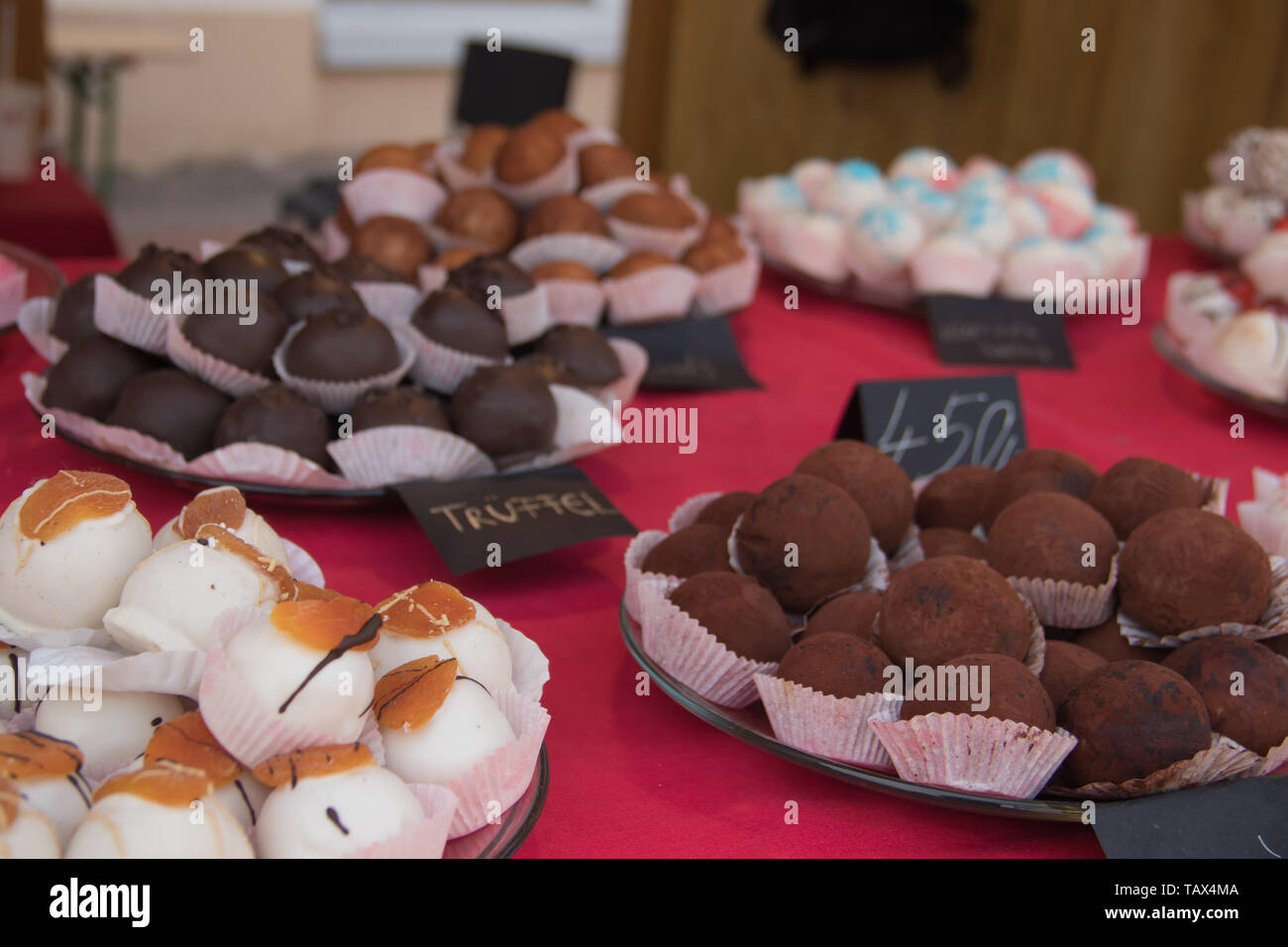 Feinste Sammlung von Ungarischen Plätzchen und Kuchen, auf den Straßen der Stadt Szeged, Ungarn Stockfoto