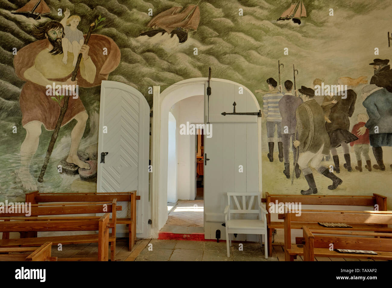 Der Innenraum Wandgemälde von Vitt Gemeinde/Kirche von Vitt/Vitt Kapelle im Fischerdorf Vitt in der Nähe der Insel Rügen an der Ostsee in Deutschland. Stockfoto