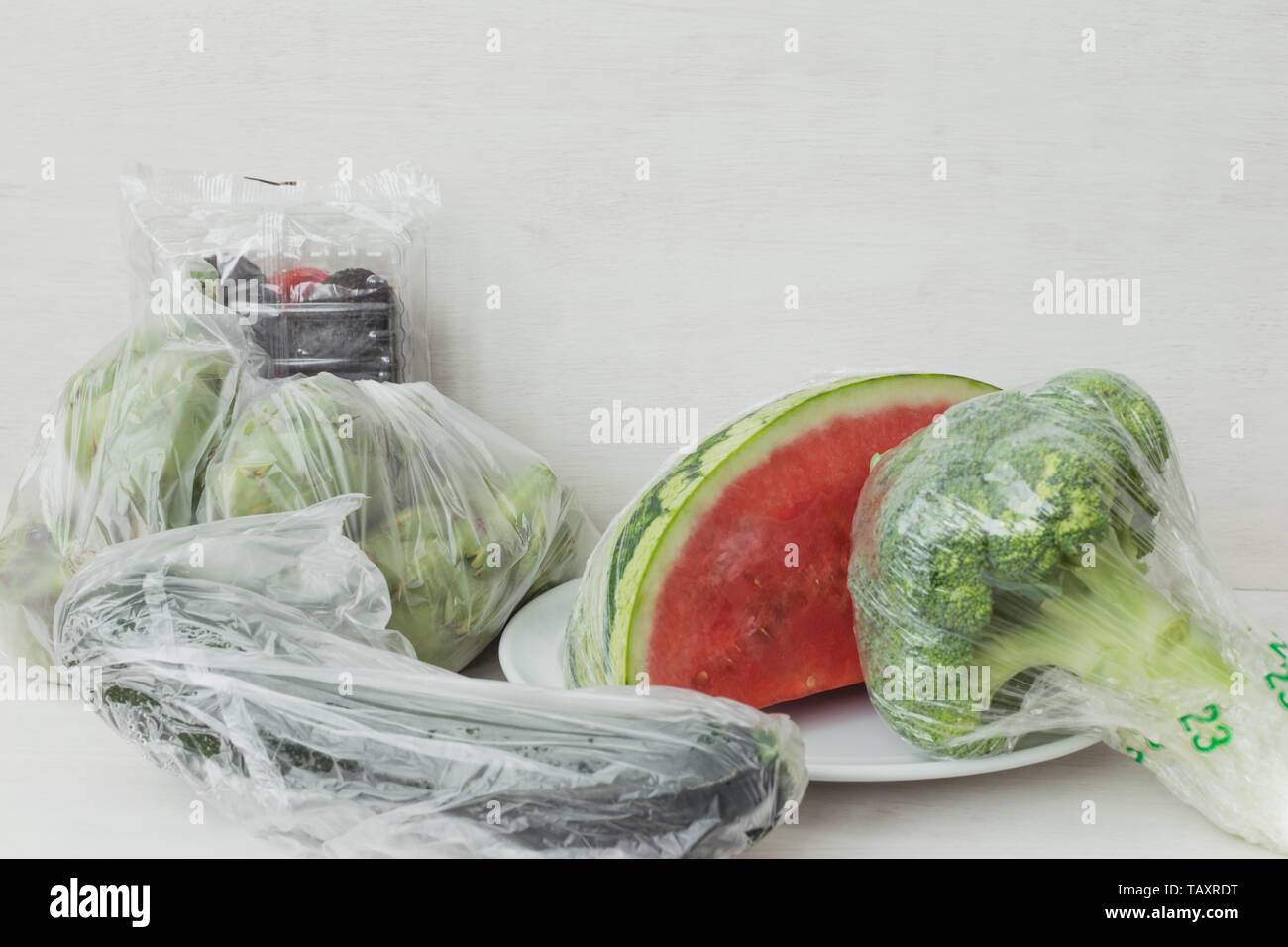 Kunststoff - kostenfreies Obst und Gemüse. Stockfoto