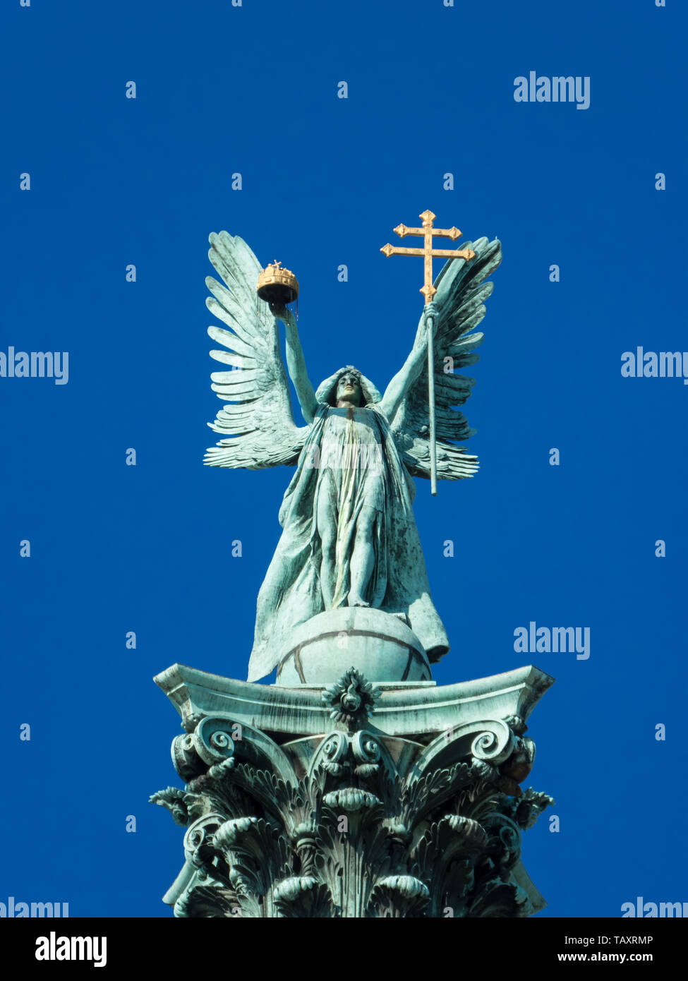 Erzengel Gabriel statue am Heldenplatz in Budapest Stockfoto