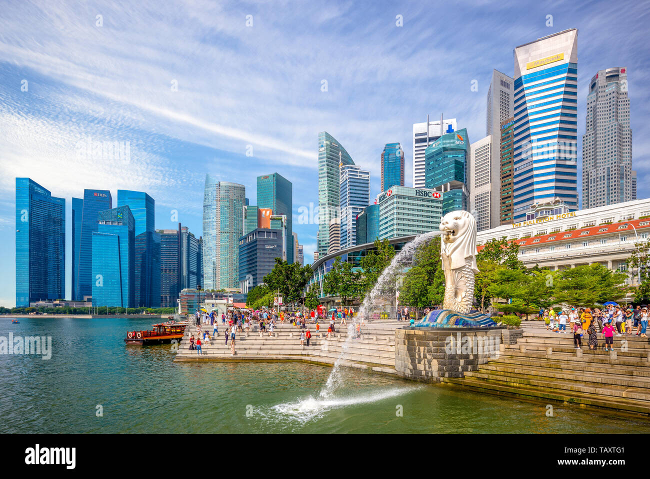 Singapur - 10. August 2018: Merlion Statue an der Marina Bay, ein Fabelwesen mit einem Lion's Head und den Körper der Fische Stockfoto