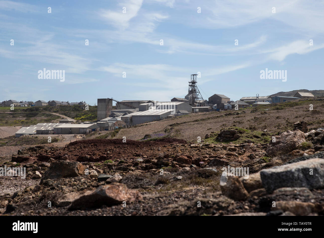 Blick von der Küste von geevor Tin Mine früher Nördlich der Levante Mine in den fernen Westen von Cornwall, Großbritannien, das 1990 geschlossen Stockfoto