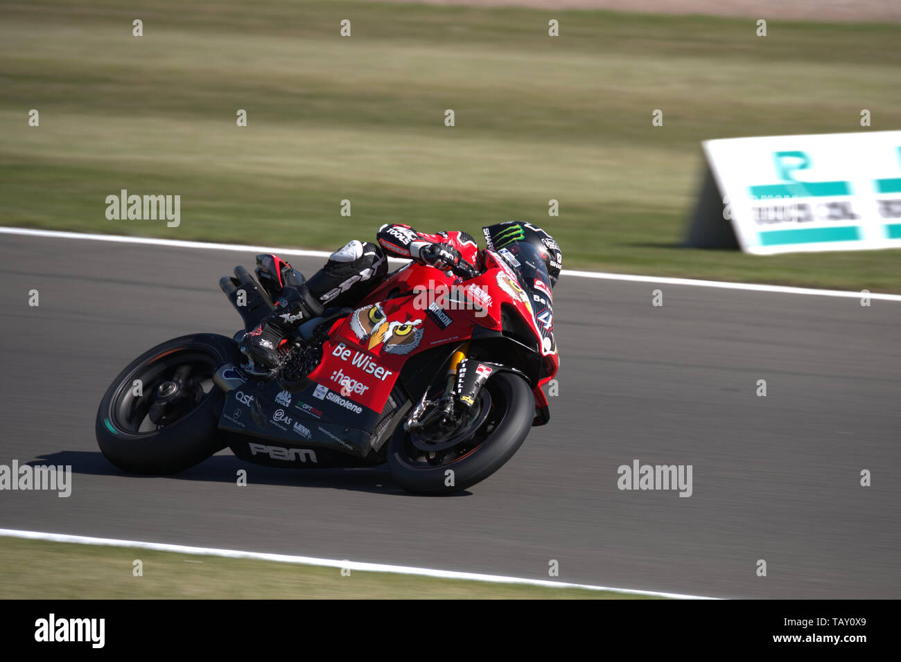 Scott Redding auf seinem Weg nach winninghis erste Britische Superbike Rennen in Donington Park 2019 Stockfoto